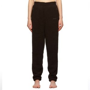 Skims Teddy Lounge Jogger Pants NWT Espresso sz Small